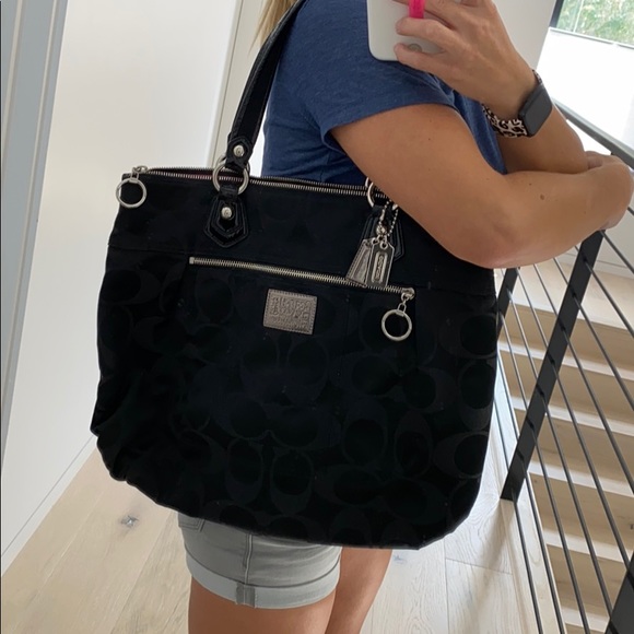 SOLD Coach Poppy Shoulder Bag “Like New” - Picture 3 of 11